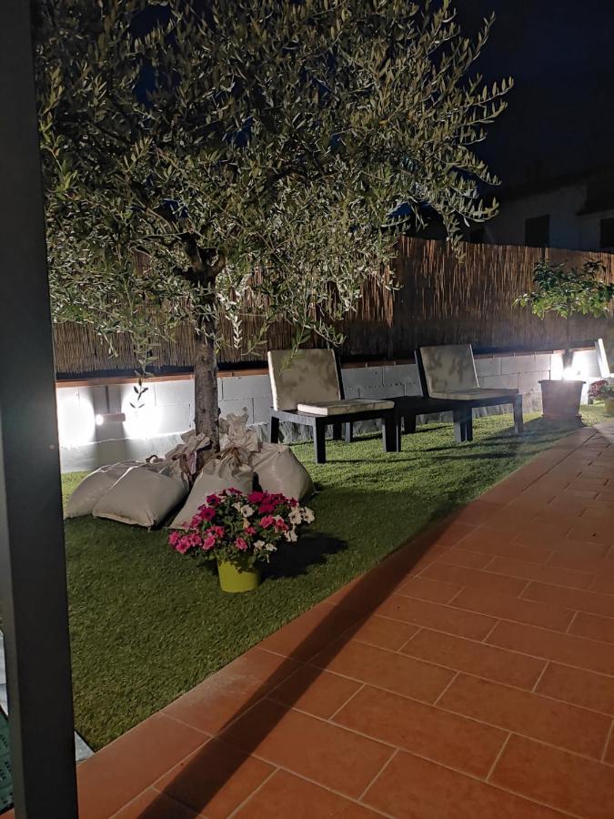 Country Chic Pistoia-Casa In Campagna Giardino, Parking Exterior photo