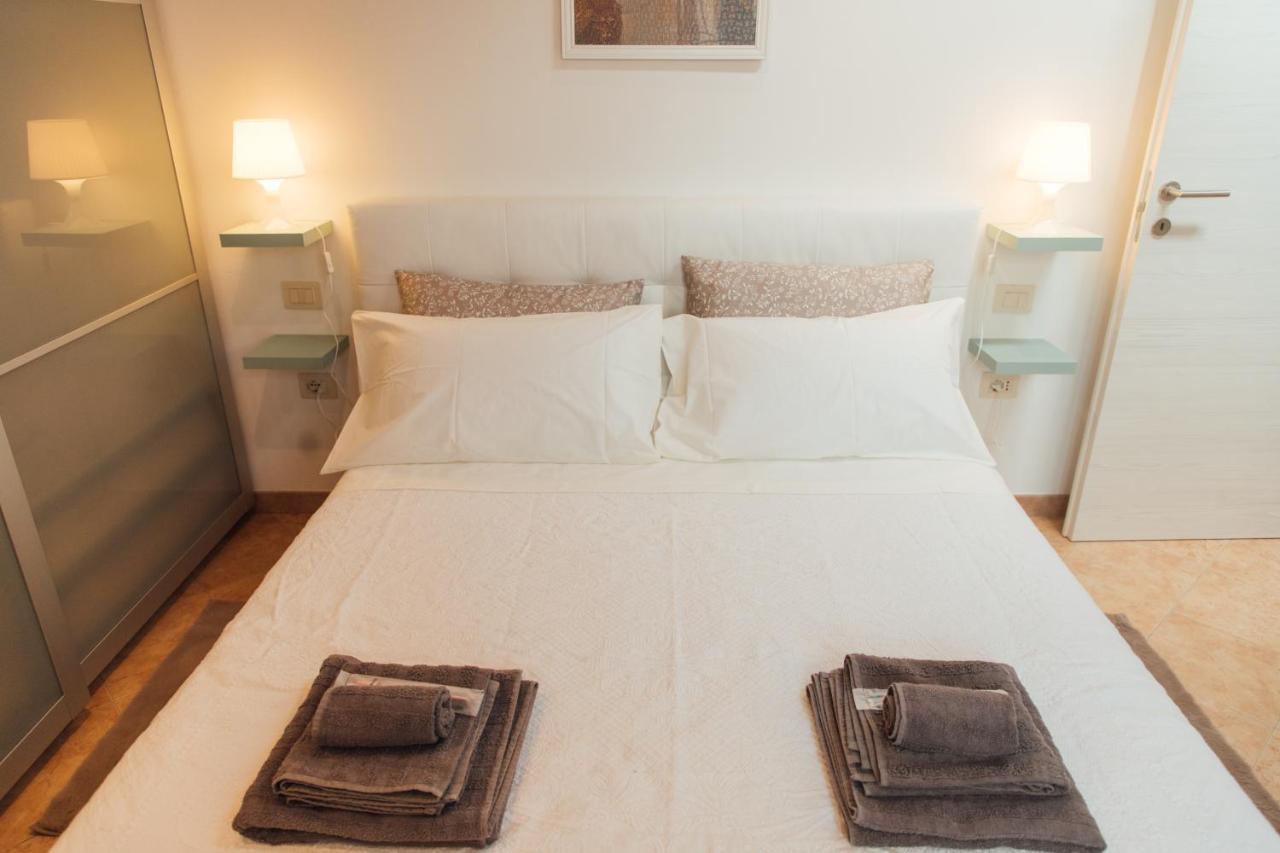 Country Chic Pistoia-Casa In Campagna Giardino, Parking Exterior photo