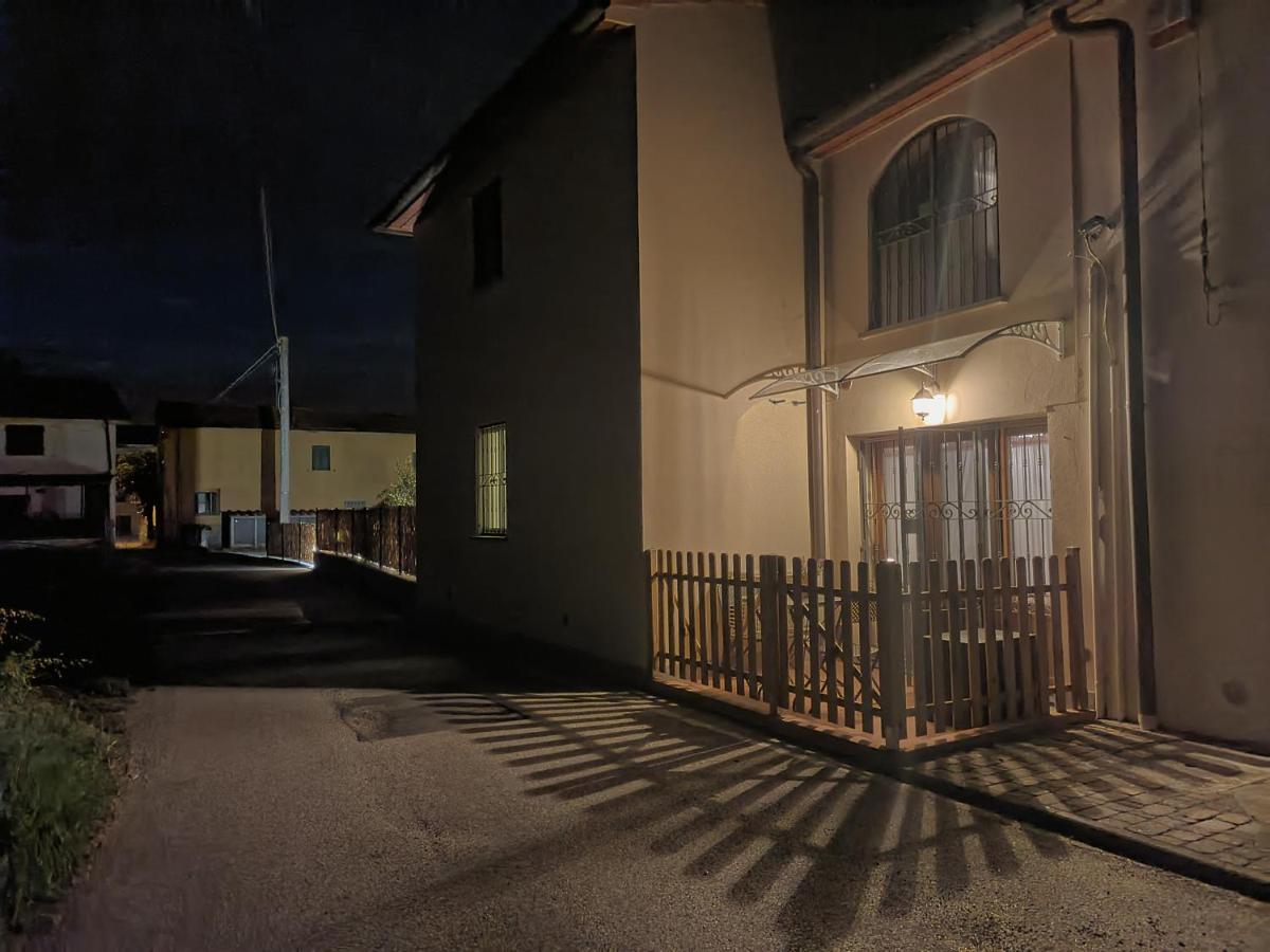 Country Chic Pistoia-Casa In Campagna Giardino, Parking Exterior photo