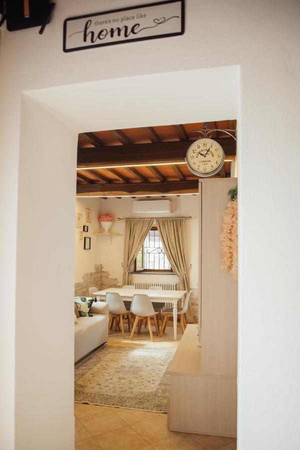 Country Chic Pistoia-Casa In Campagna Giardino, Parking Exterior photo